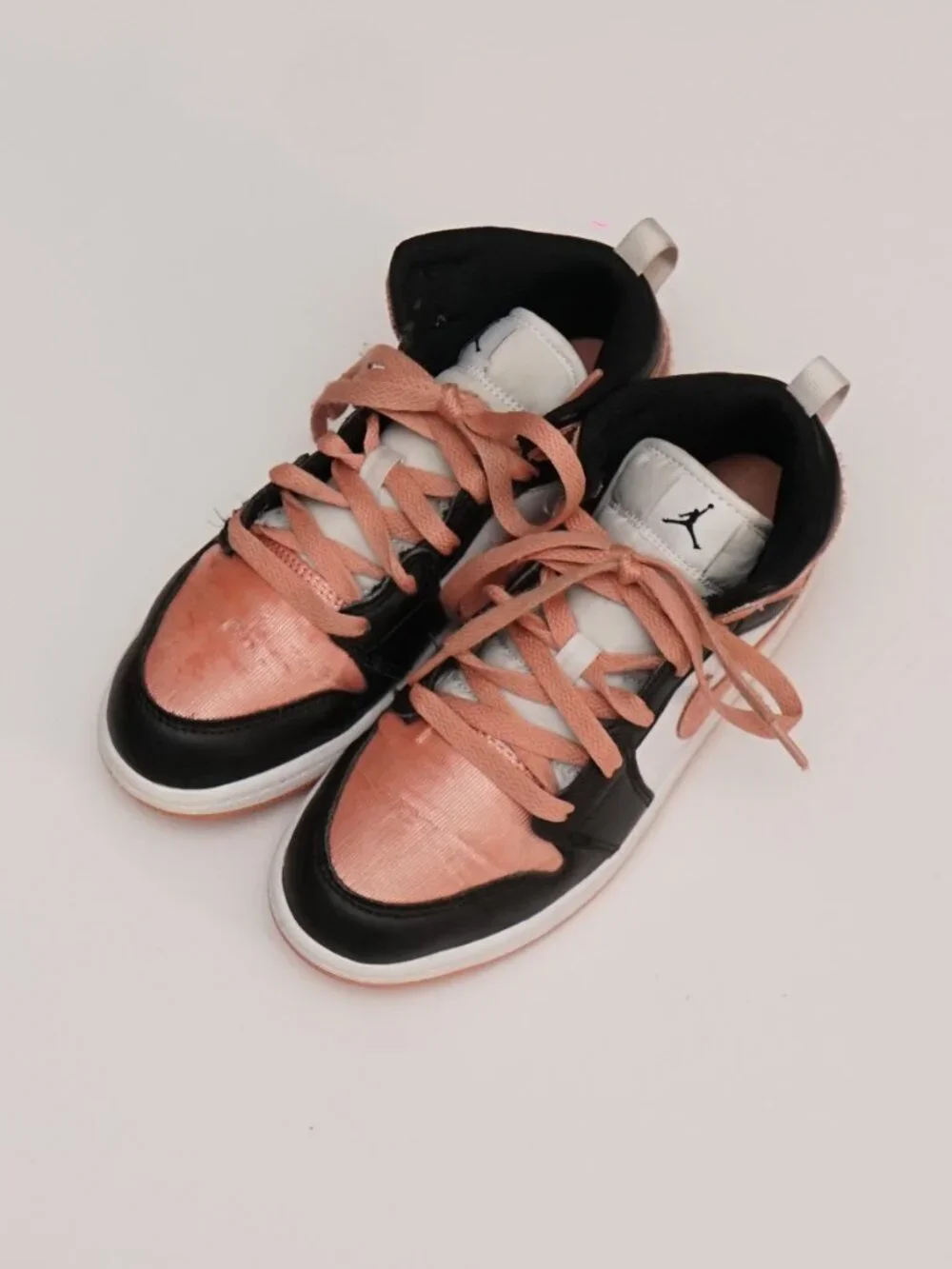 Nike Air Jordan 1 Mid GS Light Madder Root - Size 2y